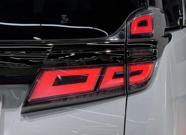 
								Toyota Vellfire, 2023 full									