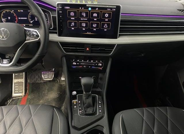 
								Volkswagen Tiguan L, 2023 full									