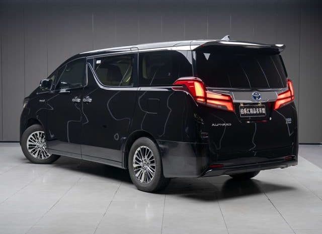 
								Toyota Vellfire (II), 2022 full									
