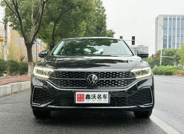 
								Volkswagen Passat, 2023 full									