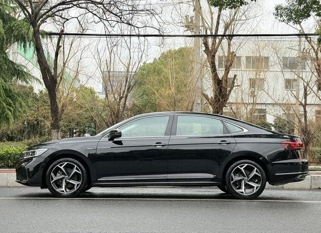 
								Volkswagen Passat, 2023 full									