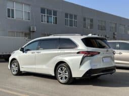 
										Toyota Sienna, 2022 full									