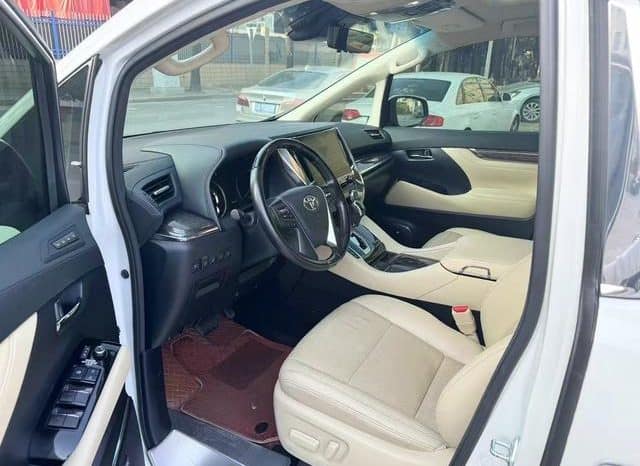 
								Toyota Vellfire (II), 2022 full									