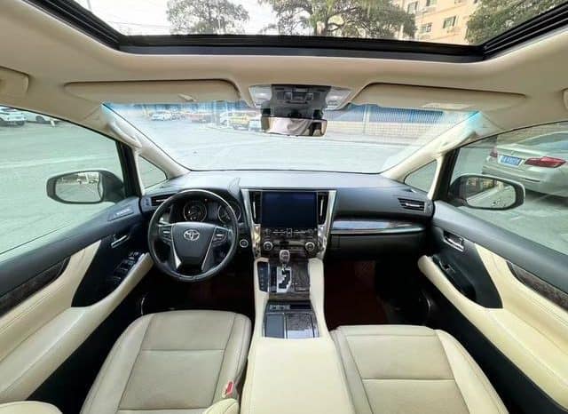 
								Toyota Vellfire (II), 2022 full									