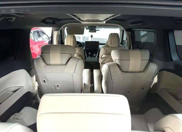 
								Toyota Vellfire (II), 2024 full									