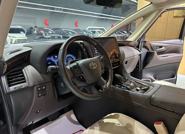 
								Toyota Vellfire (II), 2023 full									