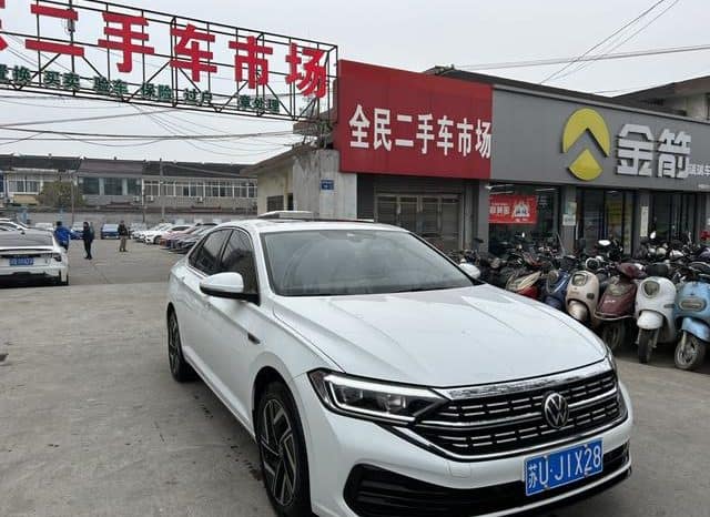 
								Volkswagen Jetta, 2023 full									