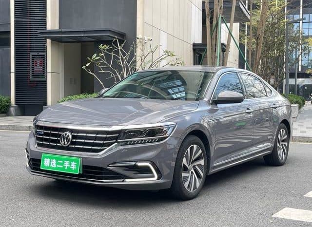 67d8111571564 Volkswagen Passat Hybrid, 2020