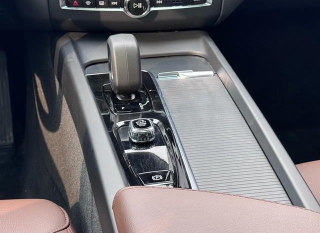 
								Volvo XC60, 2023 full									