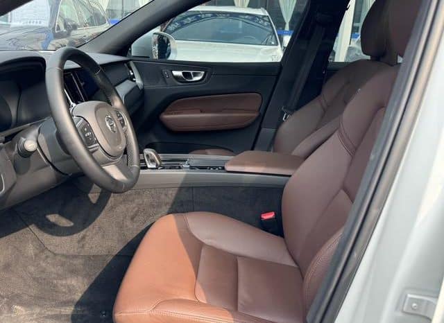 
								Volvo XC60, 2023 full									