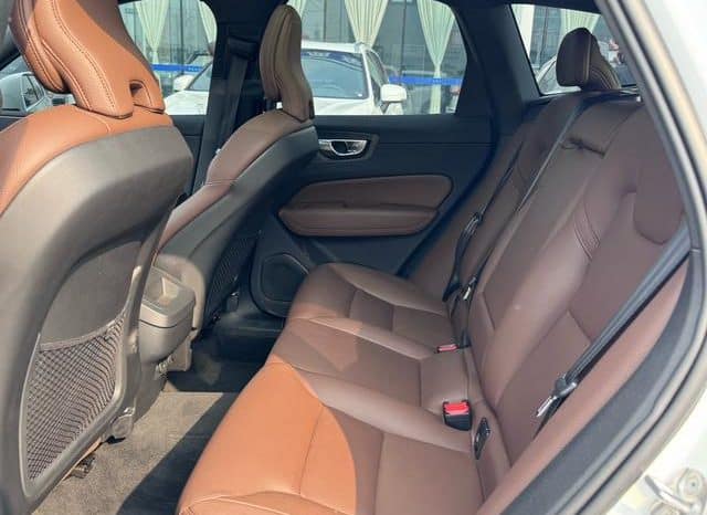 
								Volvo XC60, 2023 full									