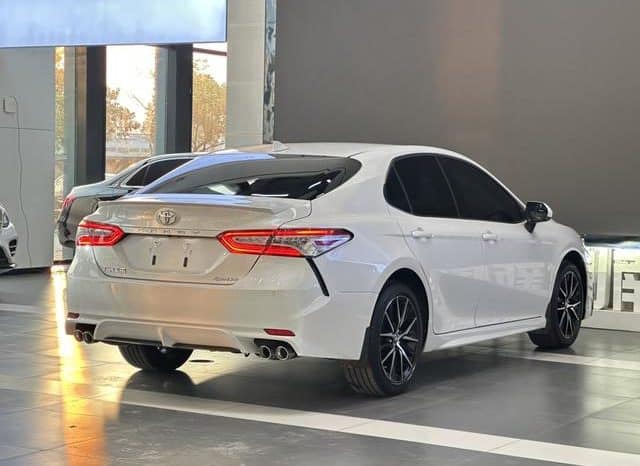 
								Toyota Camry, 2022 full									