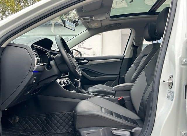
								Volkswagen Jetta, 2022 full									