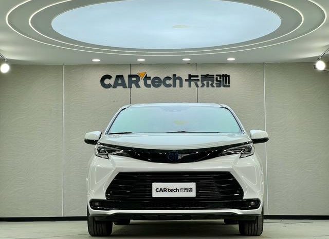 
								Toyota Sienna, 2022 full									