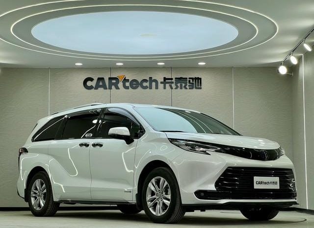 
								Toyota Sienna, 2022 full									