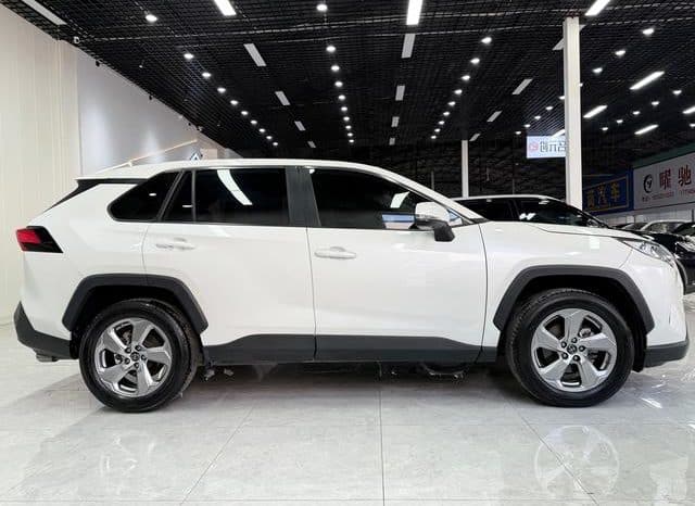 
								Toyota RAV4 (IV), 2021 full									