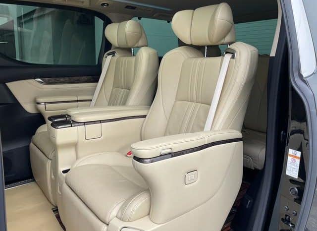 
								Toyota Vellfire, 2022 full									