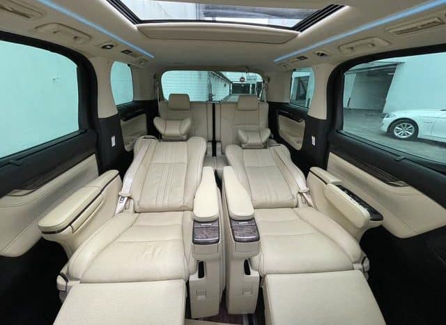 
								Toyota Vellfire, 2022 full									