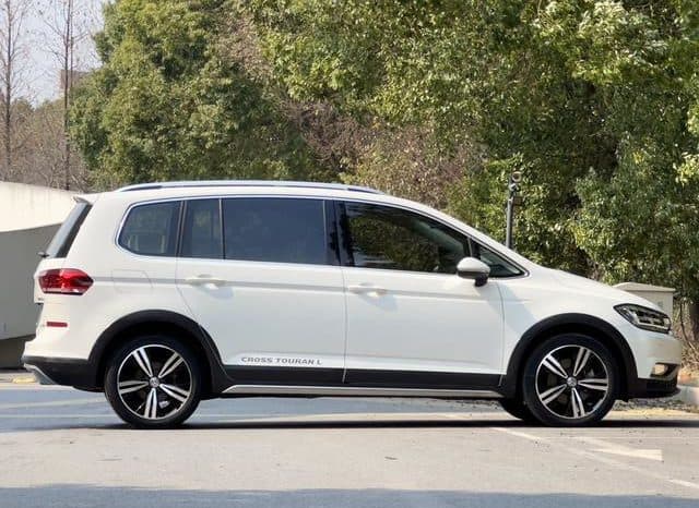 
								Volkswagen Touran L, 2020 full									
