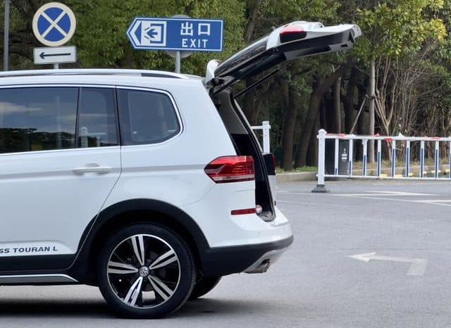 
								Volkswagen Touran L, 2020 full									