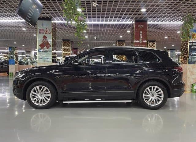 
								Volkswagen Touareg, 2022 full									