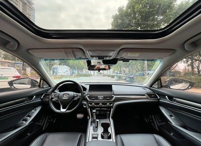 
								Honda Accord, 2022 full									