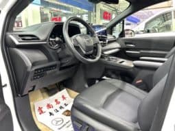
										Toyota Sienna, 2023 full									