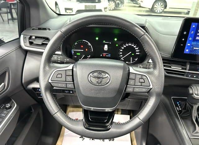 
								Toyota Sienna, 2023 full									