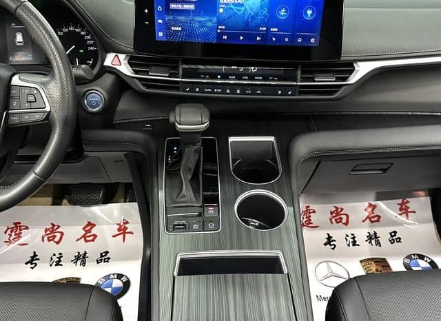 
								Toyota Sienna, 2023 full									