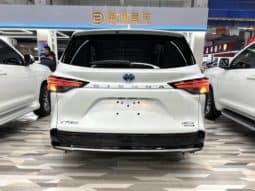 
										Toyota Sienna, 2023 full									