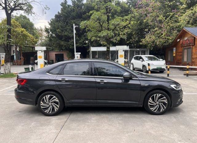 
								Volkswagen Jetta, 2022 full									