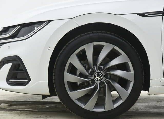 
								Volkswagen Passat CC, 2024 full									
