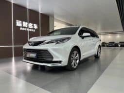 67d8c125caecf Toyota Sienna, 2024