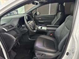
										Toyota Sienna, 2024 full									