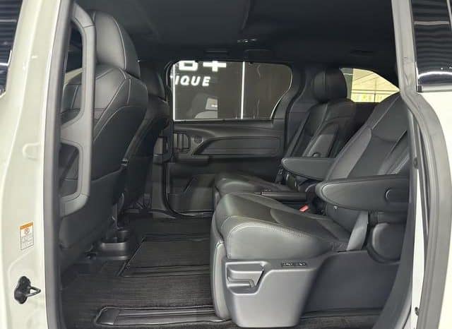 
								Toyota Sienna, 2024 full									