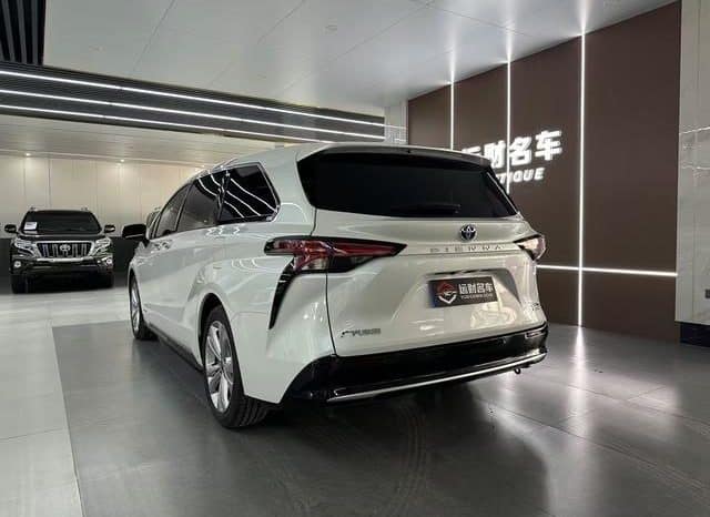 
								Toyota Sienna, 2024 full									