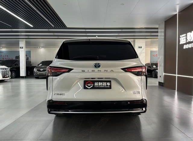 
								Toyota Sienna, 2024 full									