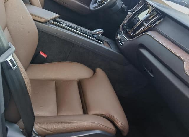 
								Volvo XC60, 2024 full									