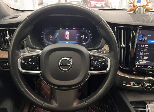 
								Volvo XC60, 2022 full									