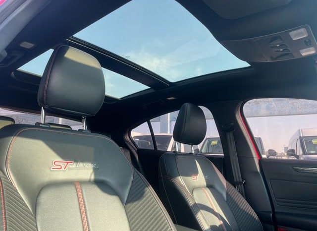 
								Ford Focus, 2022 full									
