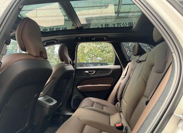 
								Volvo XC60, 2024 full									