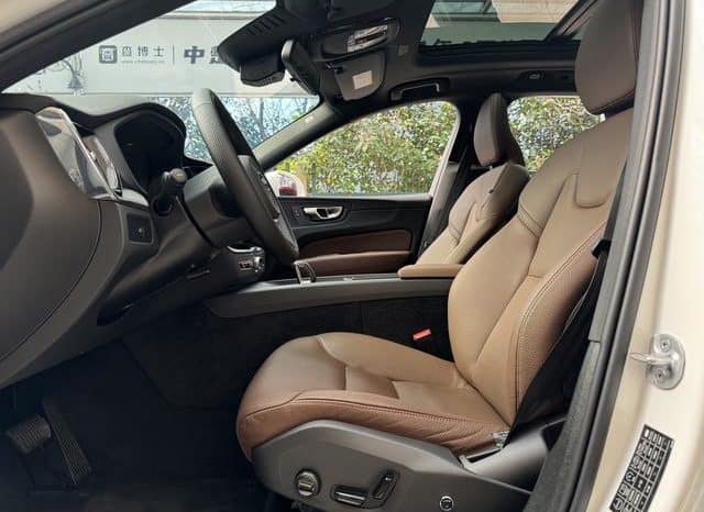 
								Volvo XC60, 2024 full									