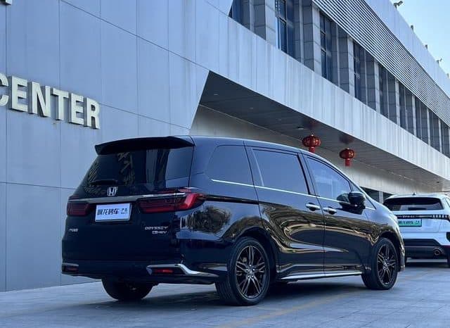 
								Honda Odyssey, 2022 full									