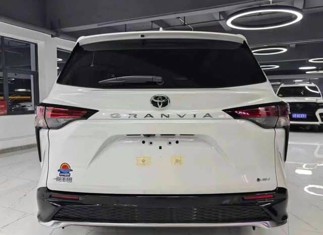 
								Toyota Granvia, 2023 full									