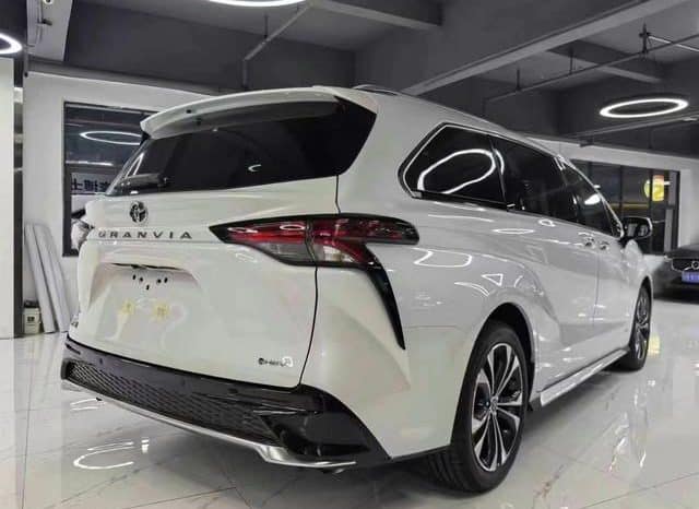 
								Toyota Granvia, 2023 full									