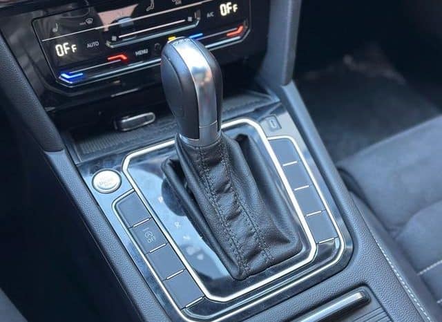 
								Volkswagen Magotan, 2022 full									