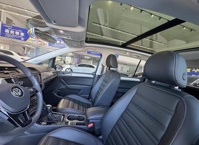 
								Volkswagen Touran L, 2021 full									