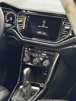 
										Volkswagen T-Roc, 2022 full									