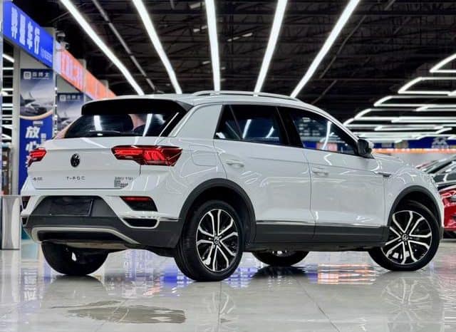 
								Volkswagen T-Roc, 2022 full									