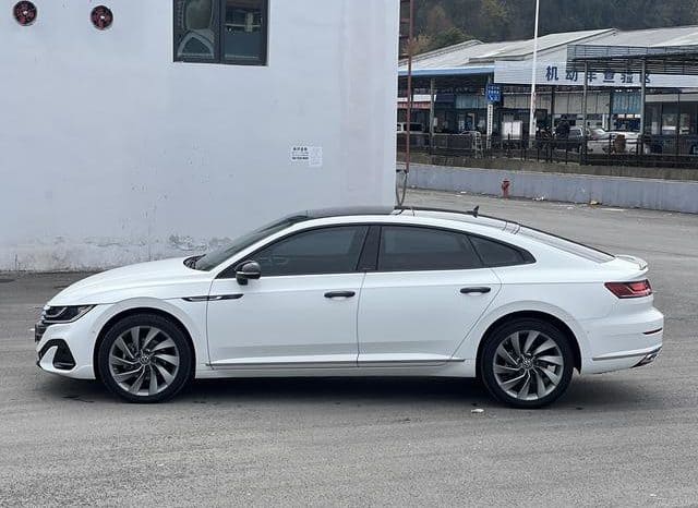 
								Volkswagen Passat CC, 2024 full									